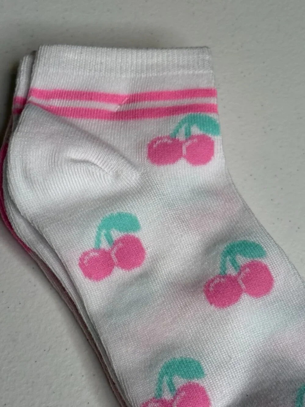 Charms Cherry Blow Pop 2 Pair Low Cut Ankle Socks Womens 4-10 Pink NWT